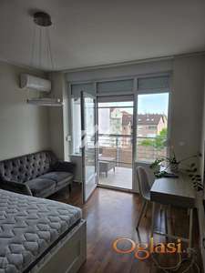 Izdajem LUX komfornu garsonjeru u Centru !!! ID#6854