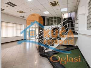 Izdaje se poslovni objekat u širem centru grada, 420m2