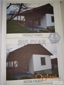 Kuća i pomoćna zgrada u Vučkovici kod Knića-  površina 81 m2 i 73 m2,  plac 3085 m2