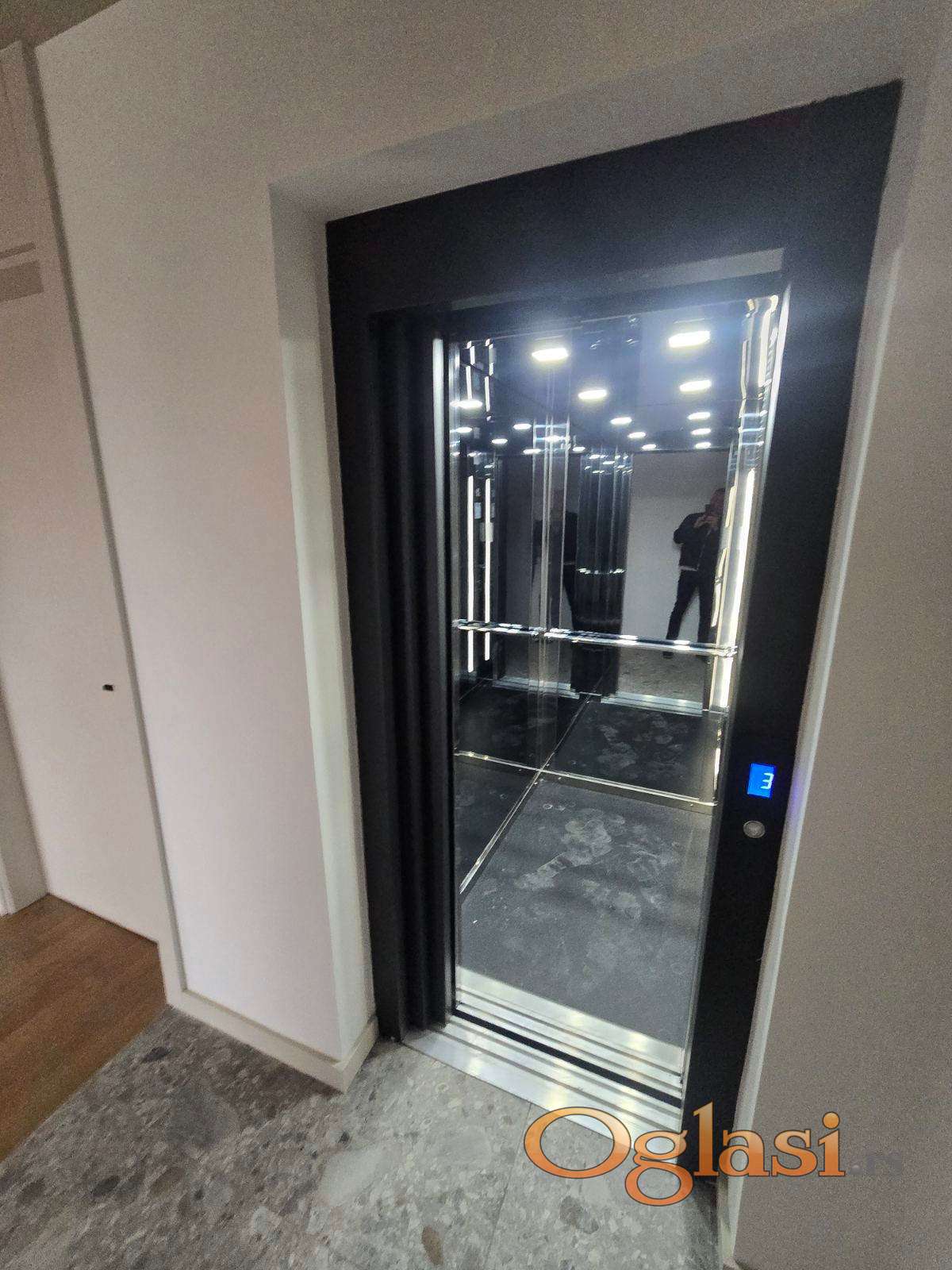 IZDAJE SE STAN ZA POSLOVNI PROSTOR ZA MIRNE I TIHE DELATNOSTI — fotografija
