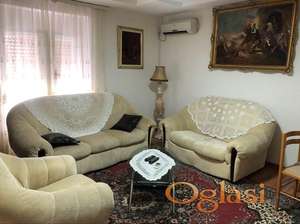 Izdajem stan u Sremskoj Kamenici