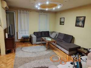 Trosoban stan na traženoj lokaciji