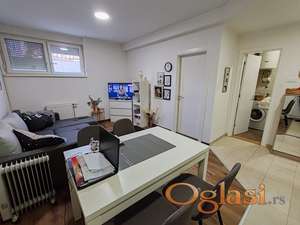 Jednoiposoban stan na Petrovaradinu !