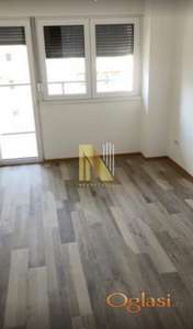 Nov - useljiv 1.5 stan sa parking mestom - Inđija