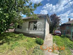 Prizemna kuća sa dve stambene jedinice Zeleno polje ID#1843