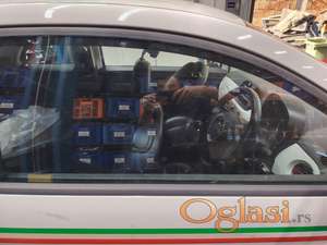Fiat 500 desno staklo