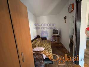 Dvorišni dvoiposoban stan na Podbari