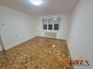 RENOVIRAN DVOSOBAN STAN NA DETELINARI 