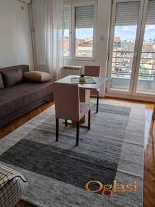 NAMEŠTENA GARSONJERA NA GRBAVICI U ALEKSE ŠANTIĆA ULICI 290 EVRA