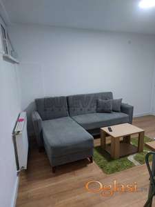 Izdaje se odličan, jednoiposoban stan kod Pravnog fakulteta, 35m2