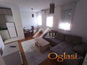 Izdajem fenomenalan trosoban stan na Novoj Detelinari Privatan Parking !!! ID#6587