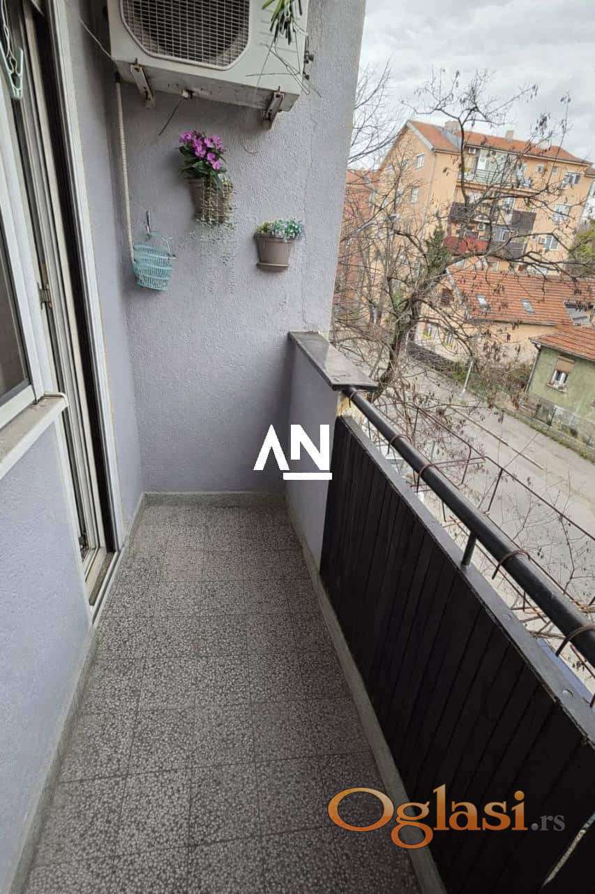 Prodaja stana Karaburma Micka Krstica — fotografija