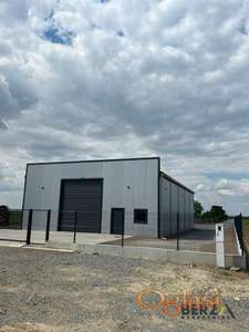 IZDAJE SE HALA U FUTOGU – 270 m² NA PLACU OD 1100 m²