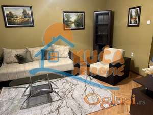 Trosoban  stan  u  centru, kompletno  opremljen, I  sprat, 78 m2