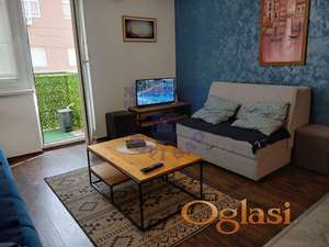 ***odlična garsonjera sa stvarima se prodaje***