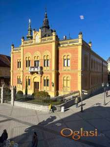 Izdajem kompletno i luksuzno namešten stan u strogom Centru Novog Sada - ponuda koja se ne propušta!