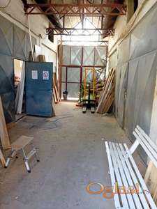 **KUCA SA POSLOVNO PROIZVODNIM OBJEKTOM**