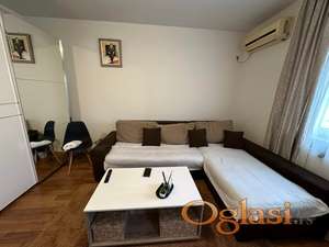 Fenomenala dvosoban stan na bulevaru Oslobođenja!