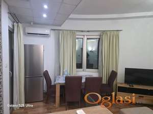 Jednoiposoban stan sa parkingom i terasom