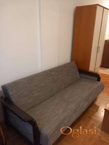Odlicna garsonjera 27m2 Nova Detelinara Kasapinovićeva ,  klima, parking