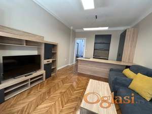 Prodaje se stan u centru, 32m2, garsonjera