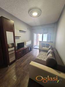 NAMEŠTEN DVORIŠNI STAN SA PARKINGOM U FUTOŠKOJ ULICI