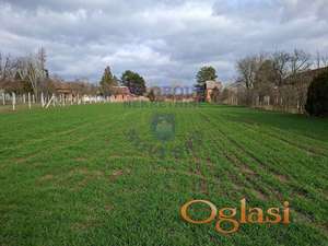 Na prodaju plac u Backom Gradistu