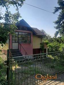 Brestovik-vikendica za renoviranje i vocnjak