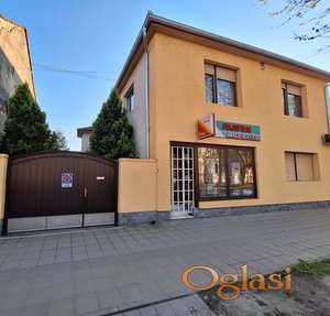Dvospratna kuća sa poslovnim prostorom u centru Bečeja