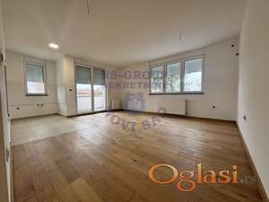 Na prodaju uknjižen i odmah useljiv četvorosoban stan