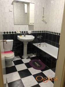 Izdaje se garsonjera u Obrenovićevoj ulici preko puta HM-a,43m2, cg