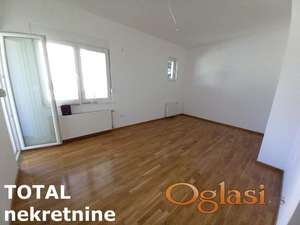 Stan PETROVARADIN,CENTAR - 62 m2 120000 €, ID: 1098611