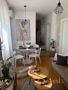 Uknjižen namešten 1.5 stan 34,7m2-mirna lokacija blizu Bulevara Patrijarha Pavla