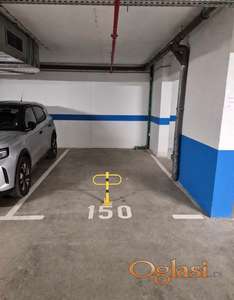 Odlično garažno mesto za izdavanje na Keju