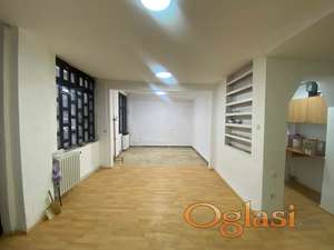 Poslovni prostor u jednoj etaži, Centar