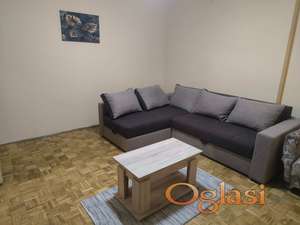 Izdaje se komforan dvosoban stan – Novo naselje