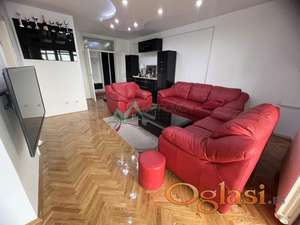 NOVI SAD, BULEVAR OSLOBOĐENJA, TROSOBAN 101M2 sa nameštajem 