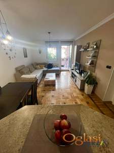 DVOIPOSOBAN PORODIČAN STAN NA NOVOJ DETELINARI 