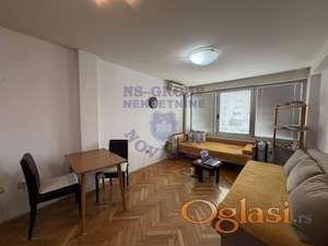 Garsonjera, 26m2 Grbavica