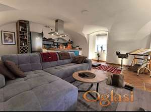 Uknjizen kompletno renoviran opremljen  stan kod Tvrdjave