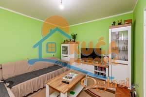 Kuća  na  Mramorskom brdu, 94 m2, plac  10 ari