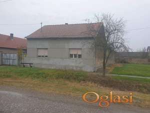 Vašica izrenovirana kuća 101m2+objekti 56m2 HITNO!
