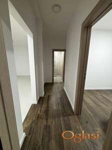 Izdaje se troiposoban stan+ parking – Vidovdansko naselje