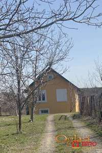 Izdaje se vikendica u Čereviću – blizu Dunava