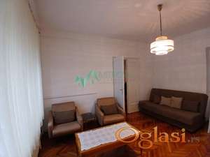 Izdaje se dvoiposoban salonski stan 71m2, kod Riblje pijace, centar-kej 