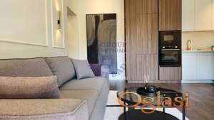 Luksuzan stan u srcu Novog Sada