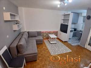 Lepo sredjena nameštena garsonjera, Liman 4, 28m2 + terasa!