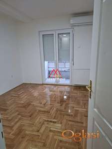 Poslovni prostor - 60m2 - Podbara