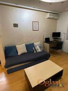 KOMFORAN JEDNOIPOSOBAN STAN U CENTRU GRADA