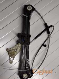 Audi a3 v8 prednji desni podizac 2012-2020  Originalni delovi  Moguca ugradnja delova  Alfa Romeo 147-156-166-159-GT-MiTo-Giulietta Fiat bravo 2 - croma -grande punto -multipla 2 -punto 3 -stilo-idea Freemont Panda 3 500L 500 Lancia ypsilon-delta-musa-lybra Volkswagen Golf 6  Audi a3 2012-2020  Ukoliko zelite da porucite Posaljite poruku preko sms poruke ili pozovite na telefon 0616115961